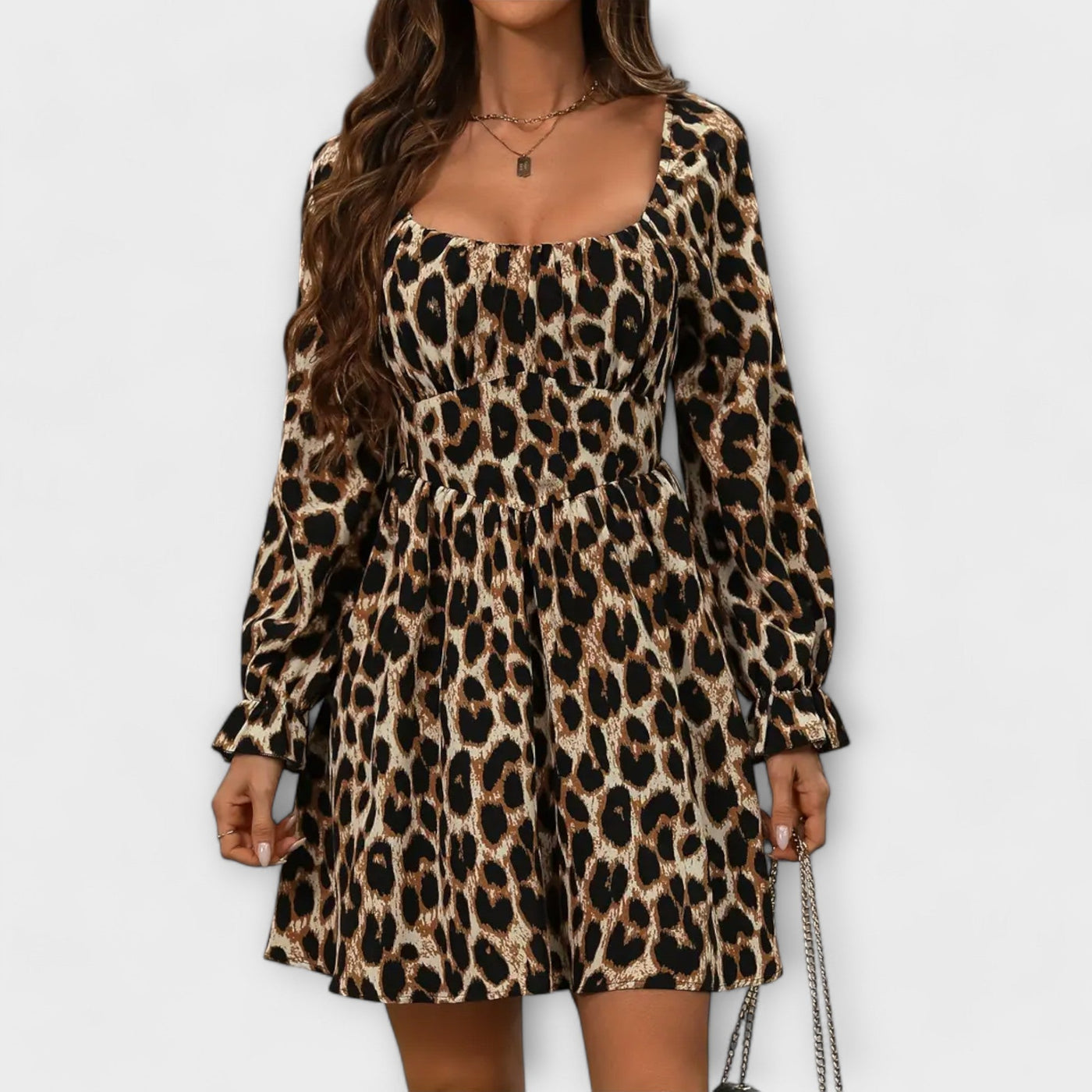 Vestido encantador con estampado de leopardo