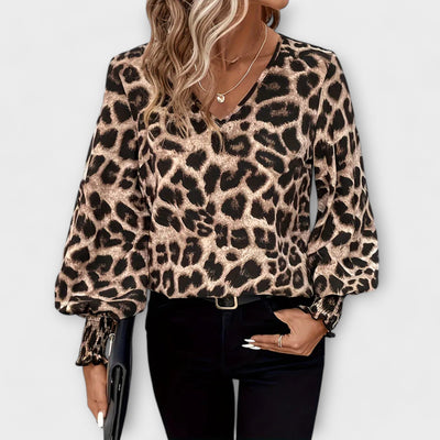 Blusa elegante con estampado de leopardo