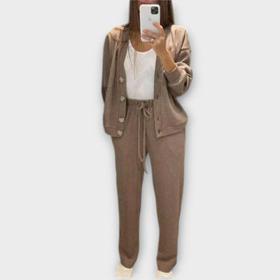 Chantal – Conjunto de Cárdigan y Pantalones