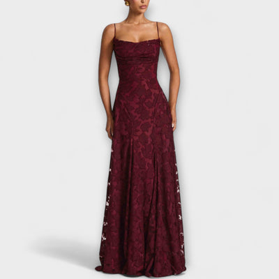Kairi - Elegante vestido maxi de encaje floral blanco con tirantes de espagueti