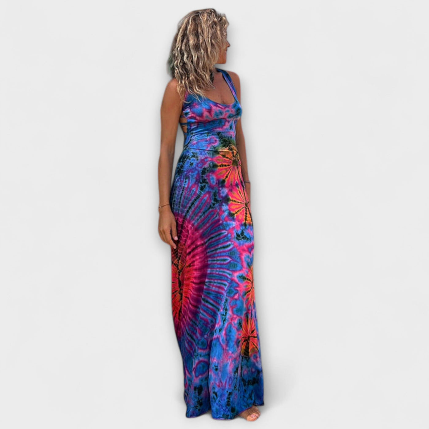 Ronja - El vestido maxilargo con estampado Tie-Dye La Bamba