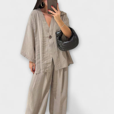 Jacqueline - Conjunto Casual con Top de Escote en V y Pantalones