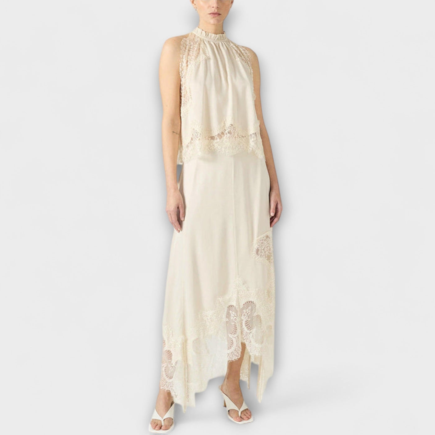 Kaia - Blusa de satén con encaje y escote plisado en conjunto