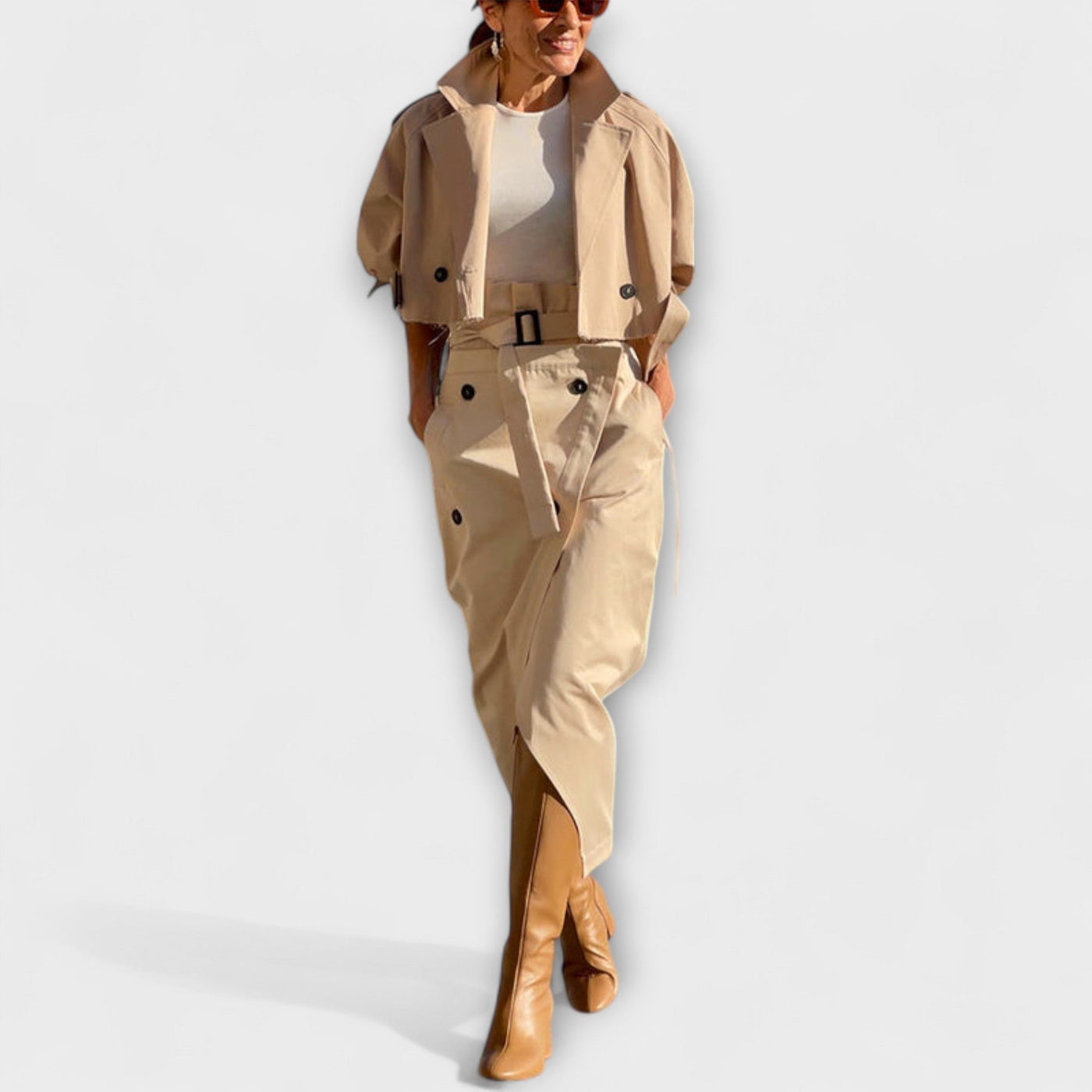Lyra - Elegante chaqueta midi con falda y bolsillos