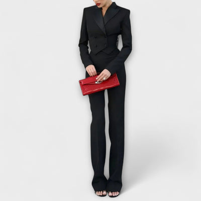 Noa - Conjunto Corto de Blazer Espalda Descubierta con Perlas Negras