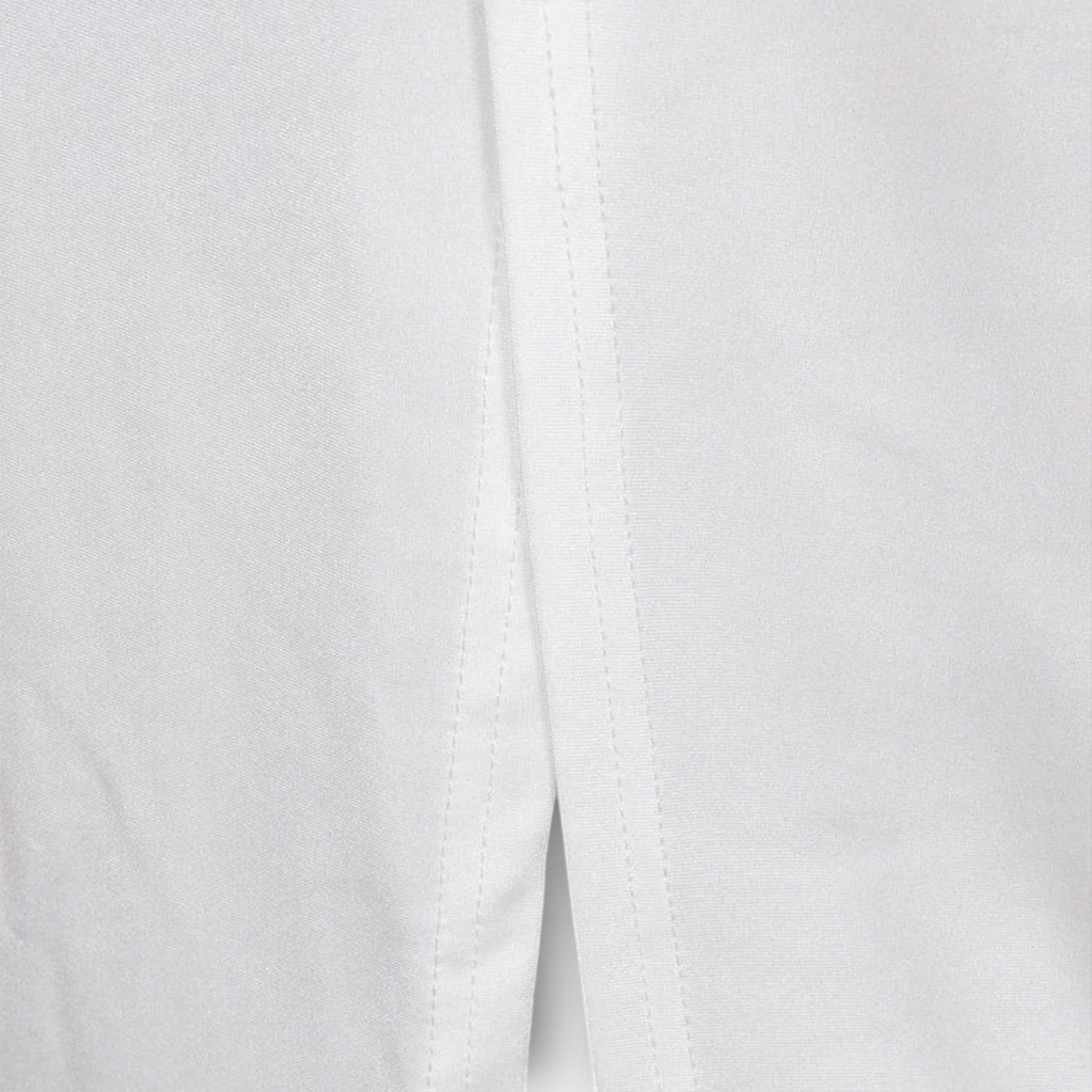 Selah - Vestido de manga larga blanco con escote en la cintura y acentos de strass