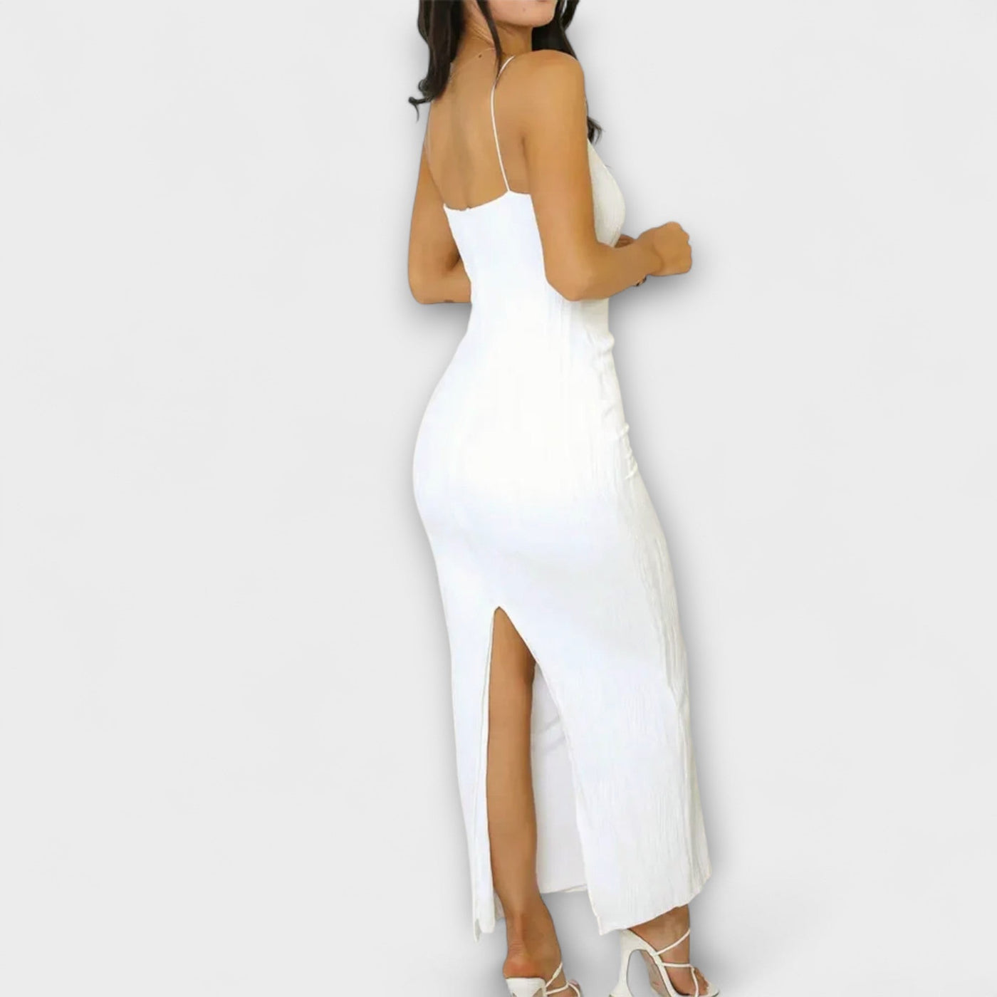 Elegante vestido largo sin mangas fruncido