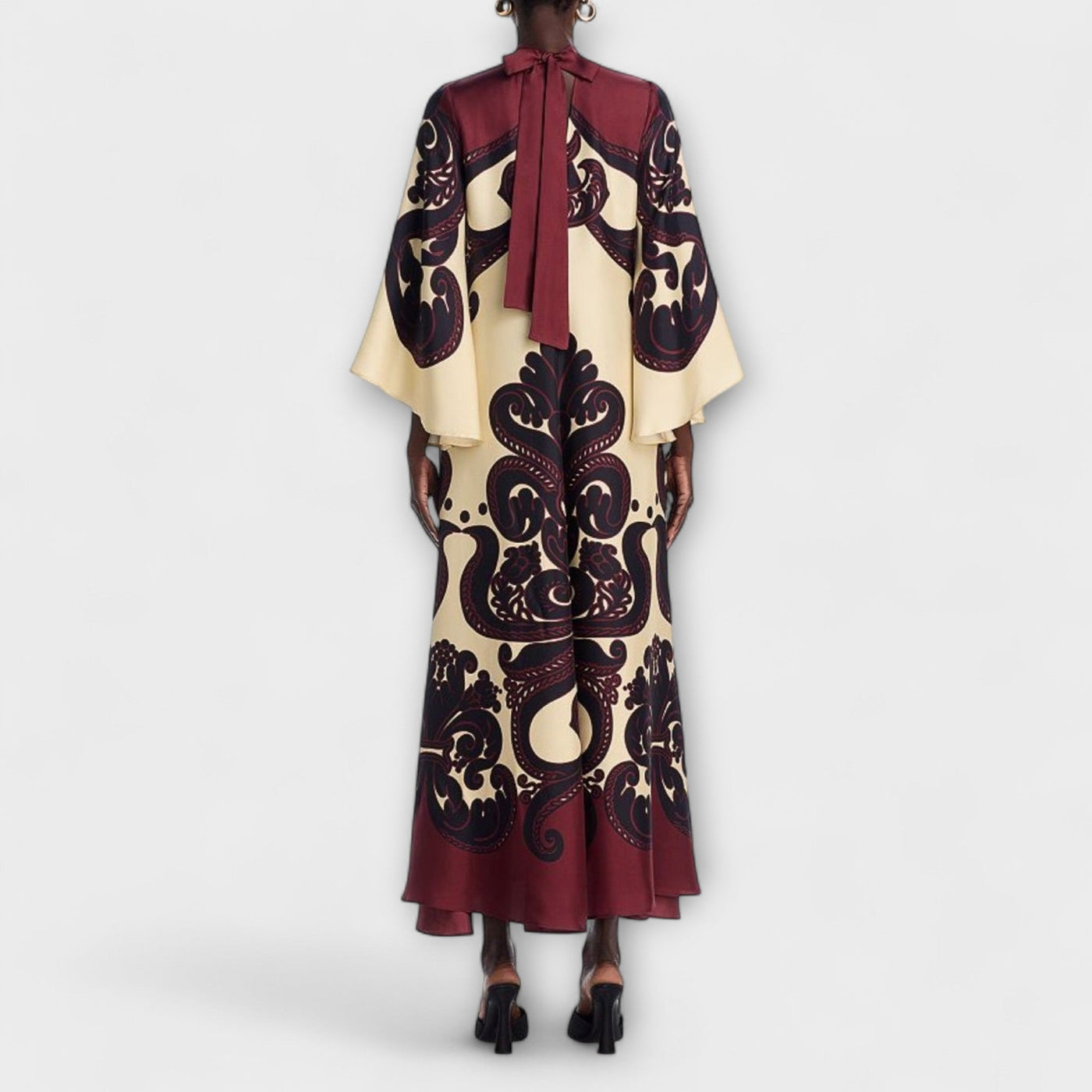 Lucy - Impresionante vestido maxi de print de grenadilla para una elegancia sin esfuerzo