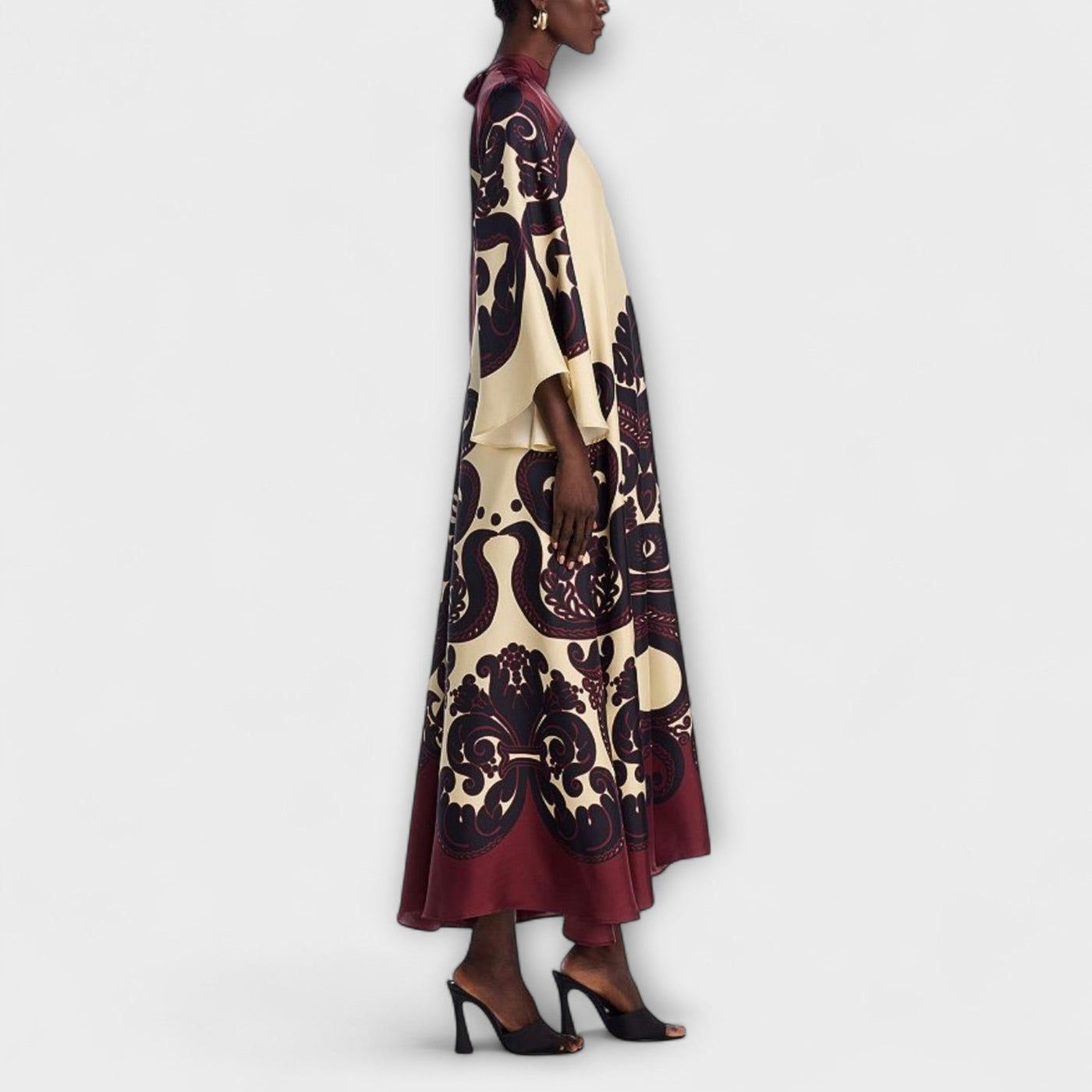 Lucy - Impresionante vestido maxi de print de grenadilla para una elegancia sin esfuerzo