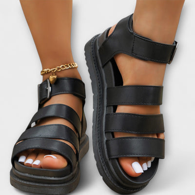 Renee – Sandalias con múltiples correas y hebilla