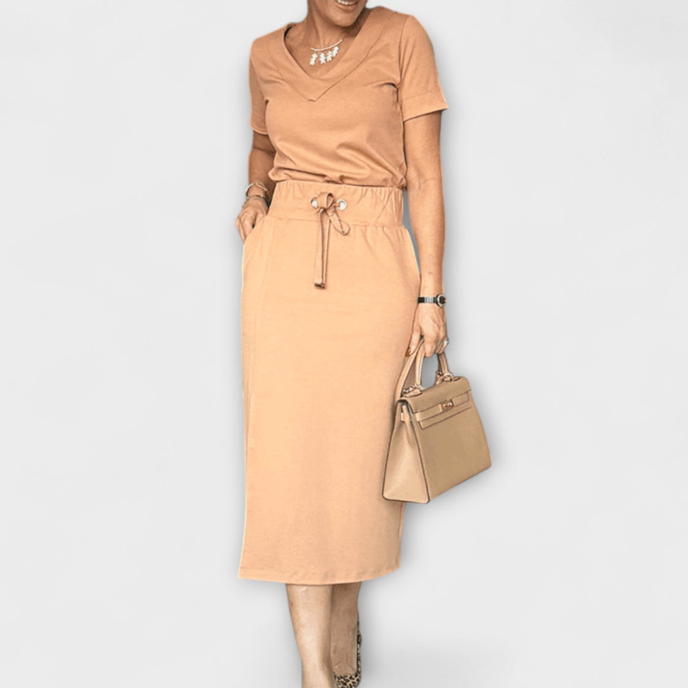 Danielle - Elegante Top con V-Ausschnitt y Falda
